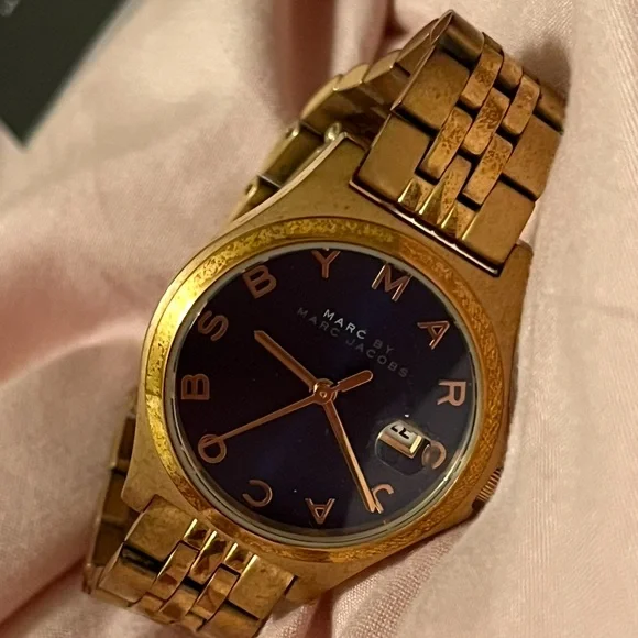 Marc Jacobs Watch - Picture 3 of 4